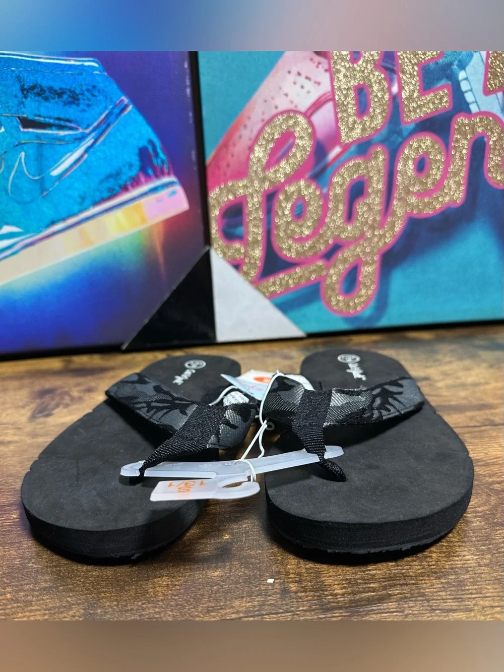 NEW Cat & Jack Boys  Cal Slip-On Thong Sandals Size Small 13/1